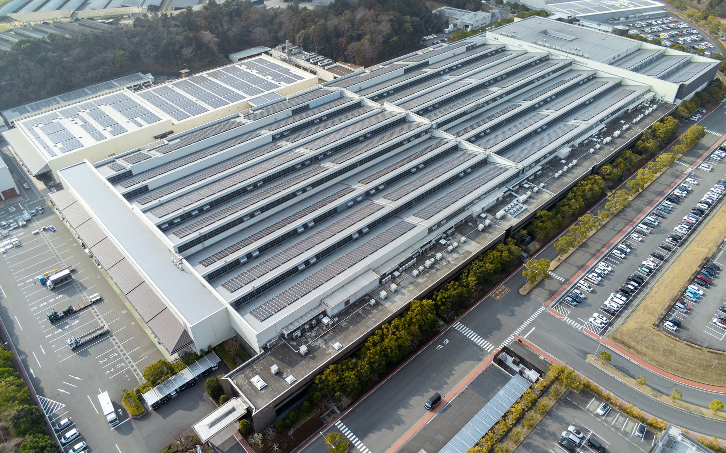 Japan‘s largest solar power generation system at Iga Campus
