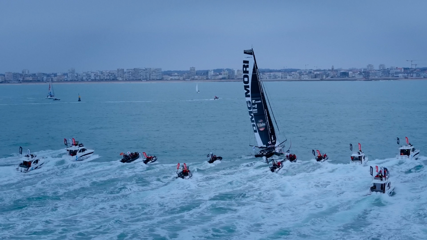 2大会連続で「Vendée Globe」を完走した
白石康次郎選手とDMG MORI Global One号