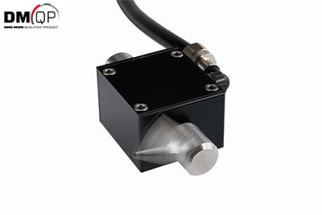 Coolant spraying device 